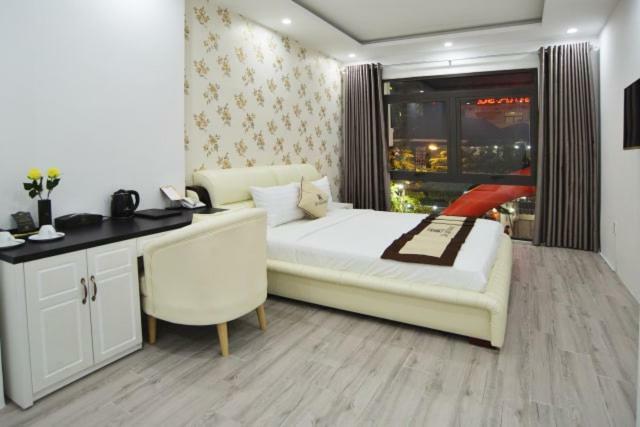Bé Anh Khách sạn Đà Nẵng