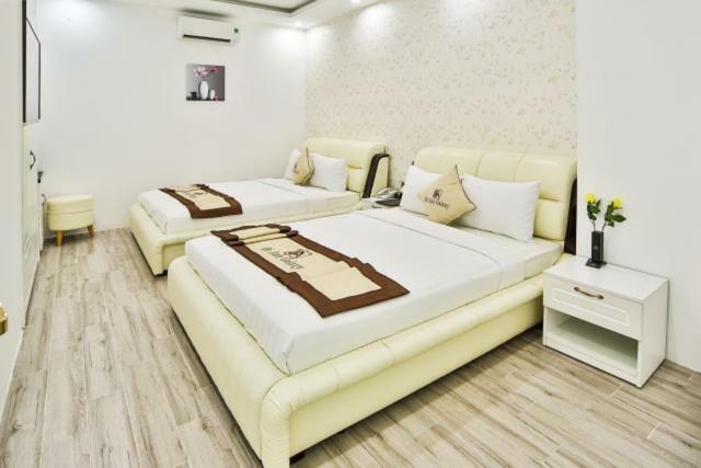 Bé Anh Khách sạn Đà Nẵng
